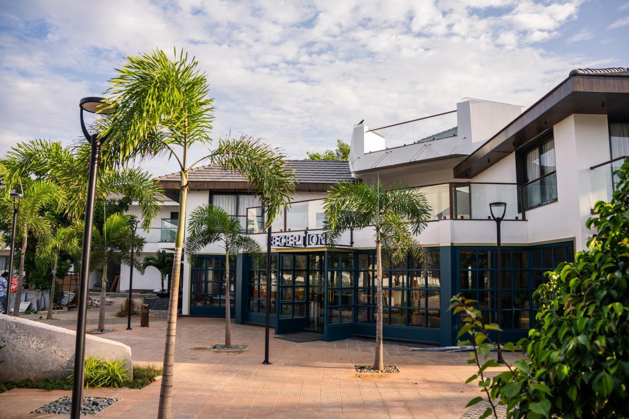 Mstays Ecr By Mirabilis Hotel Ченай Екстериор снимка