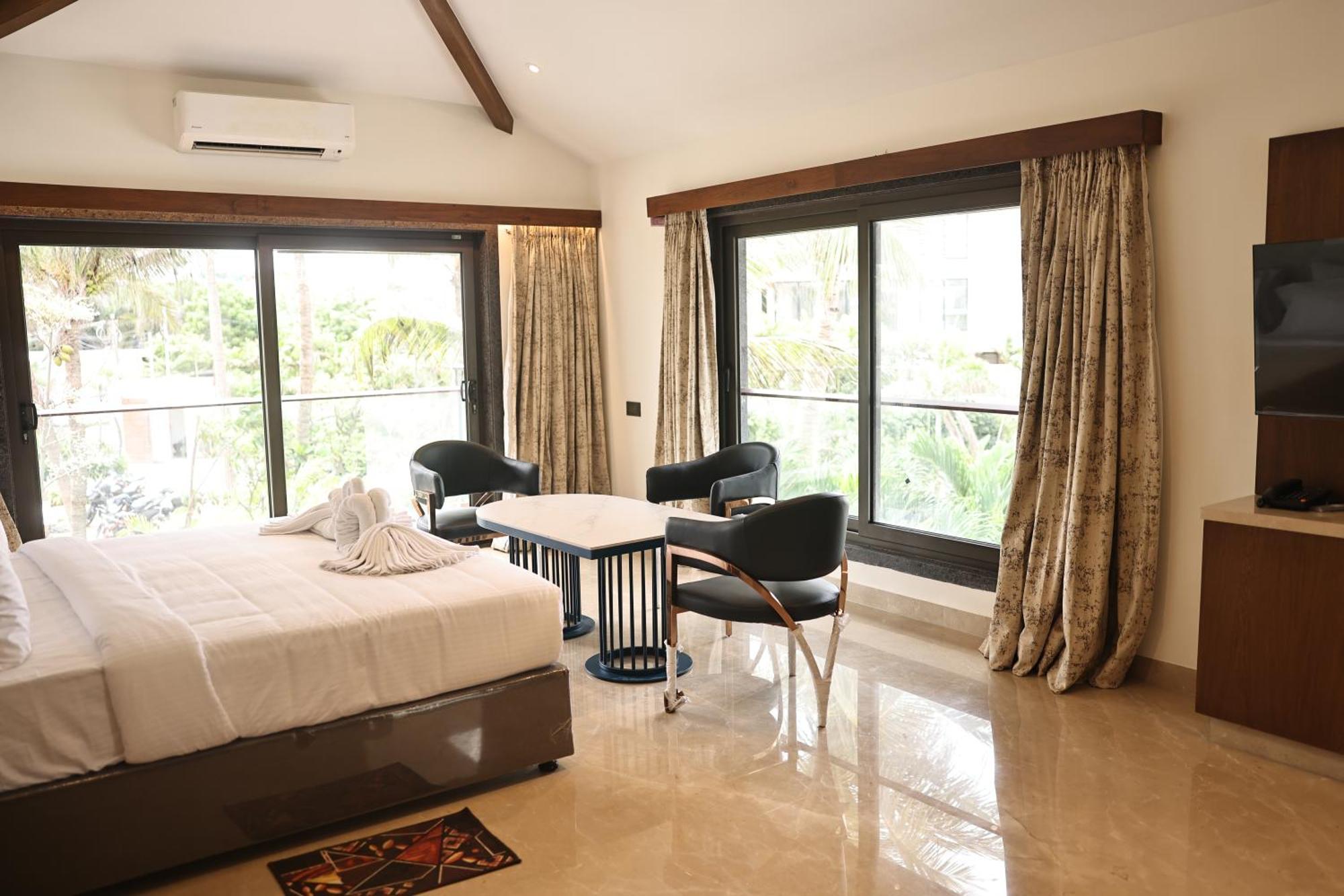 Mstays Ecr By Mirabilis Hotel Ченай Екстериор снимка